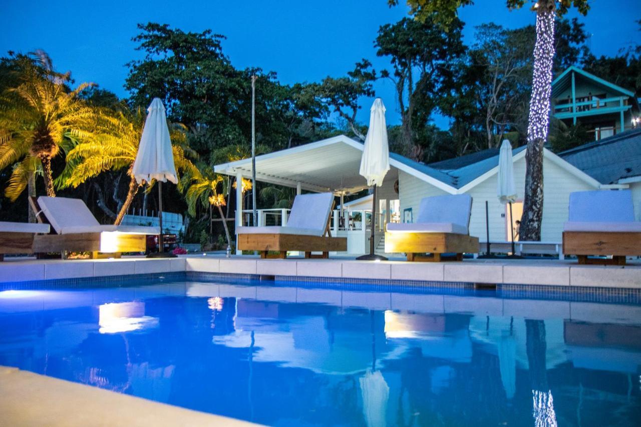 Luna Beach Luxury Boutique Beach Front Resort Jobs Bight Kültér fotó