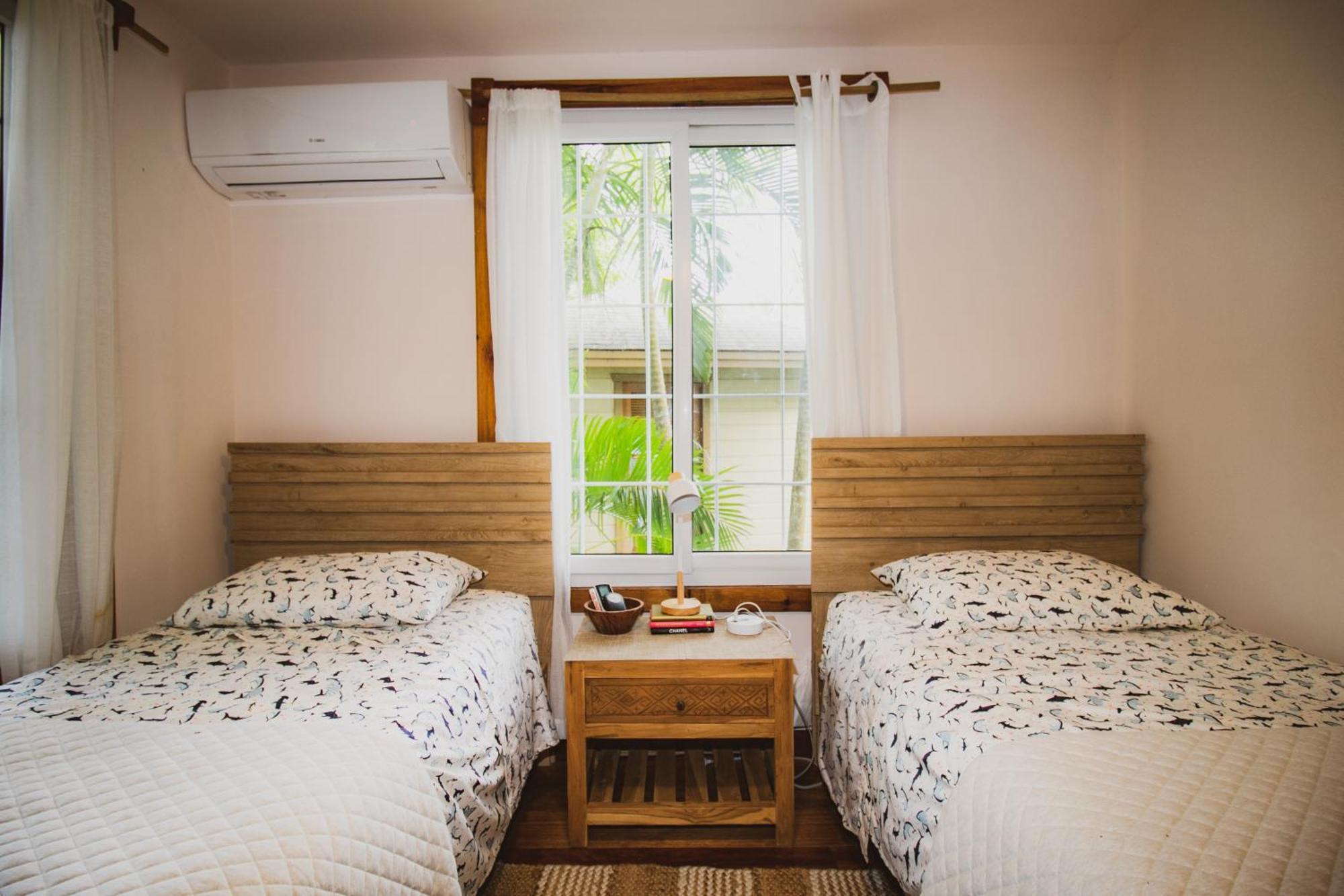 Luna Beach Luxury Boutique Beach Front Resort Jobs Bight Kültér fotó