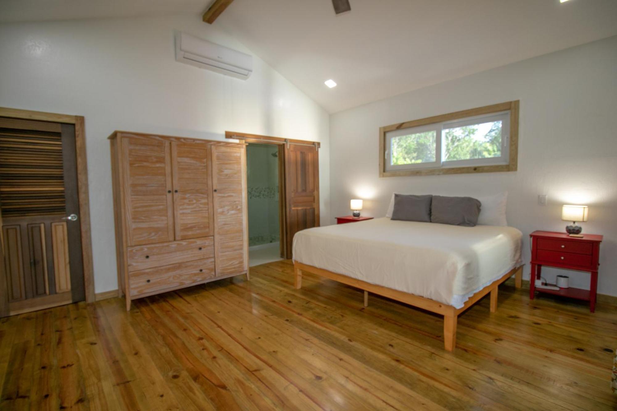 Luna Beach Luxury Boutique Beach Front Resort Jobs Bight Kültér fotó